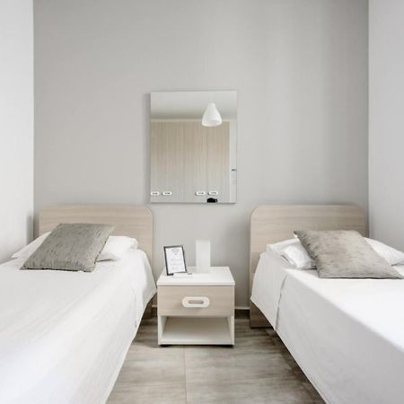 F12 Room 2, Private Room Two Single Beds Privated Bathroom In Shared Flat ムサイダ エクステリア 写真