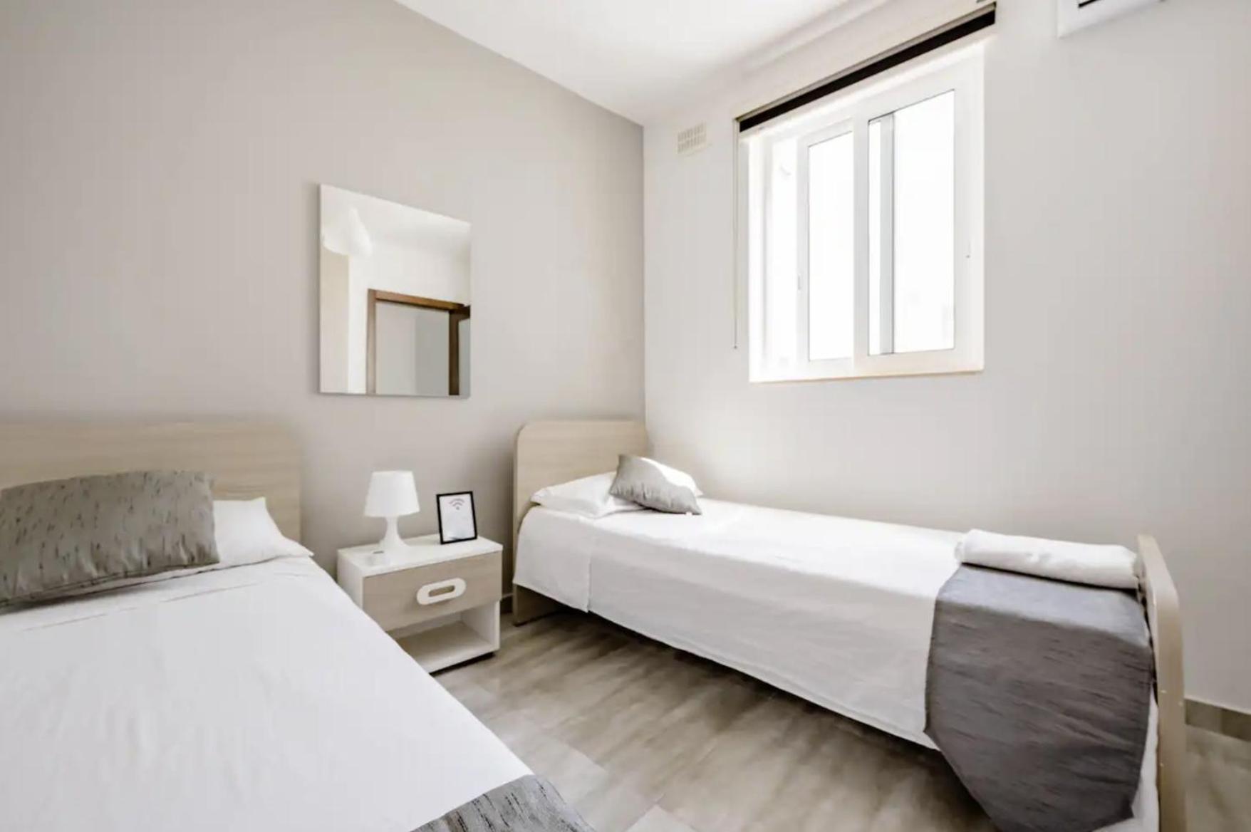 F12 Room 2, Private Room Two Single Beds Privated Bathroom In Shared Flat ムサイダ エクステリア 写真