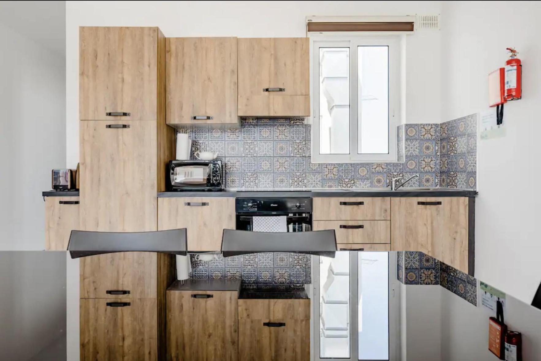 F12 Room 2, Private Room Two Single Beds Privated Bathroom In Shared Flat ムサイダ エクステリア 写真